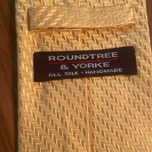 Gold RoundTree & Yorke Handmade Tie